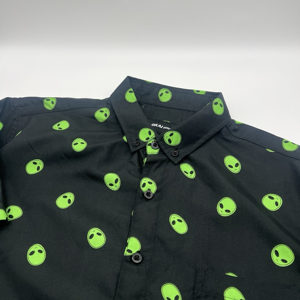 Molokai Surf Co. Black Button-down Shirt Green Alien‎ Head Pattern Large